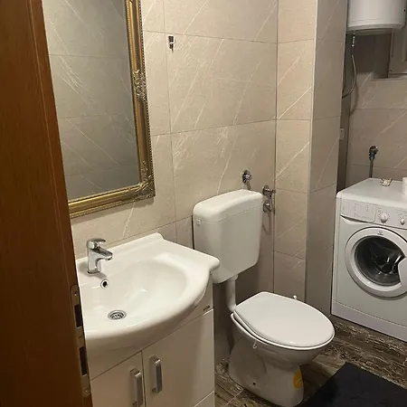 아파트 Two Bedroom 모스타르
